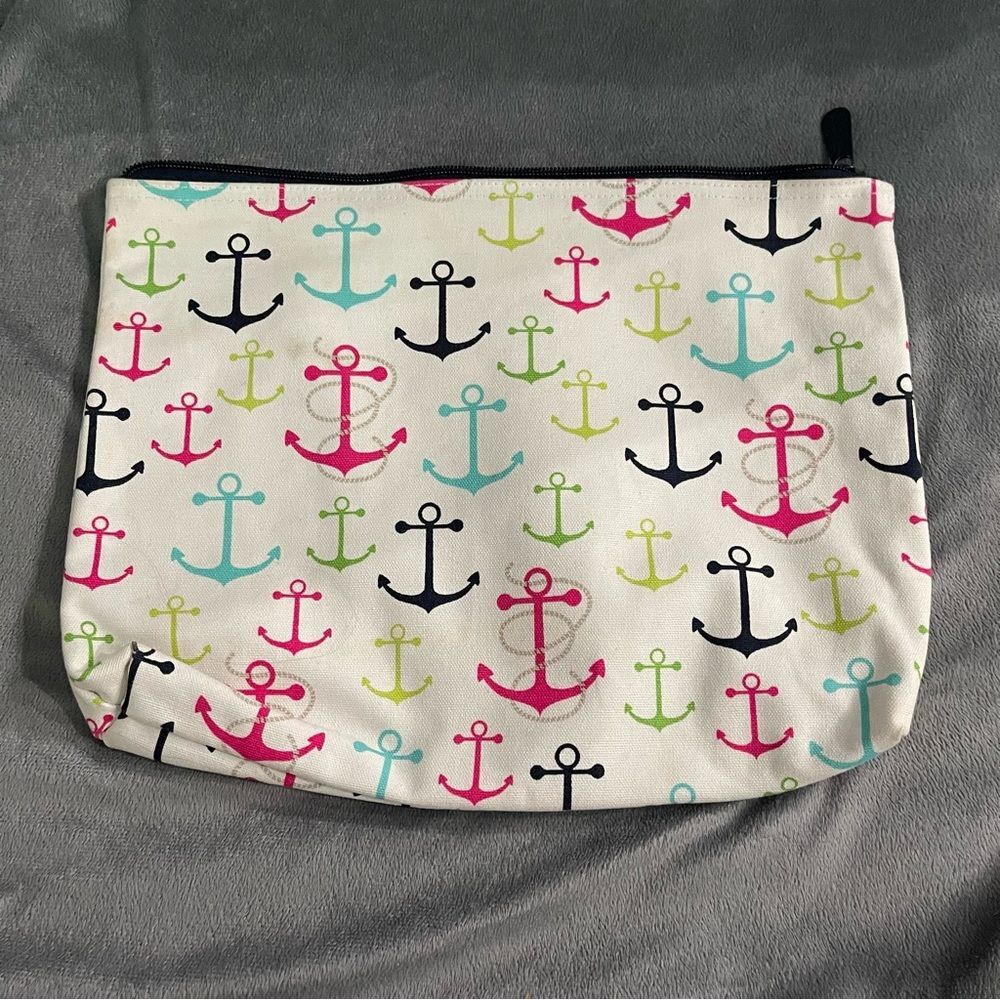 Thirty One Zipper Pouch in First Mate Anchor Pattern